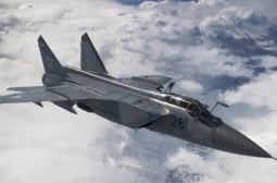 Въздушен бой: Руският МиГ-31 "прогони" US дрон Global Hawk над Черно море