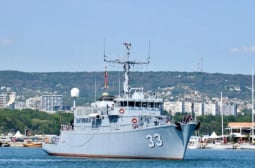Пратихме кораб "Струма" в Черно море, чака го тежка мисия, свързана с войната