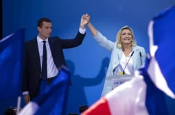 Историческа победа на първия тур на парламентарните избори във Франция