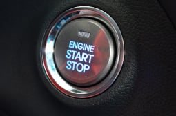 Експерт: Забравете за този бутон в колата по време на движение, ще стане опасно