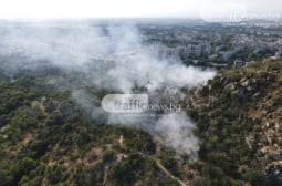 Истински ад: Гъст дим се издига от Младежкия хълм, пожарникари борят стихията