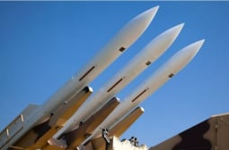 Техеран заплаши Израел с нова ракетна атака