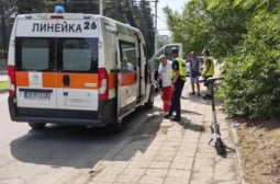 Кошмарен инцидент в Русе! Младо момиче бере душа в болницата