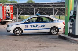 Жесток инцидент във Враца, линейка лети към "Пиригов" СНИМКИ