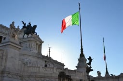 Италия се връща към стратегическо партньорство с Китай 