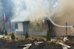 Страшно е! 30 вили в Пловдивско са на пепел, дойдоха военните СНИМКИ