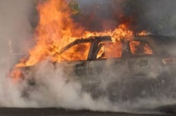 Украинците масово опожаряват колите на ВСУ 