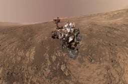 Марсоходът Curiosity направи изумително откритие на Червената планета СНИМКА
