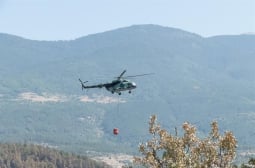 Оборудват военните хеликоптери с водни джобове