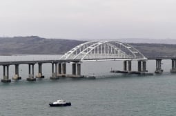 Горещо от фронта: Ето какво постоянно се случва близо до Кримския мост