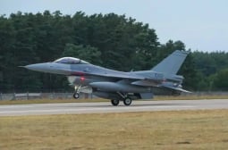Словакия се сдоби с първата двойка изтребители F-16 Block 70