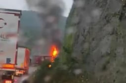 Ужасни подробности за трагедията на Хаинбоаз, единият шофьор е изгорял като факла СНИМКИ