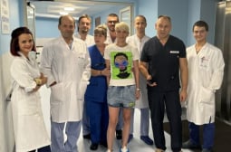 Хирурзи спасиха с уникална операция млада жена със Синдрома на Лешникотрошачката