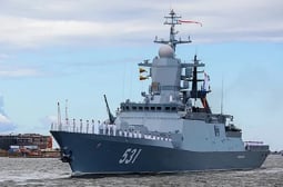 Замириса на барут във Финския залив: Руска корвета и китайски разрушител...