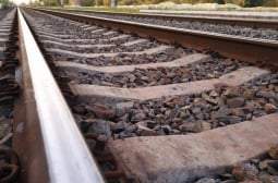 БДЖ: Възстановено е движението на влаковете между гарите Долно Камарци и Мирково