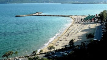 Копи-пейст: Барове и ресторанти с безплатни чадъри по нашите плажове