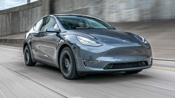 Основен конкурент убива Tesla с откачени отстъпки за електромобилите си