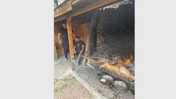 Майстор от Родопите разкри тайната на най-вкусното чеверме 