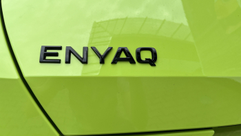 Уникално: Skoda показа как ще изглежда Enyaq RS Race ВИДЕО