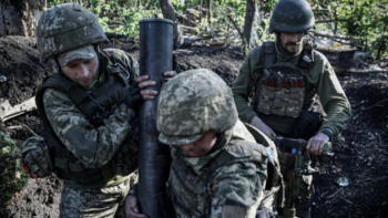 БиБиСи с разтърсващ репортаж от фронта: Украинците се бранят с дървени трупи и бетон