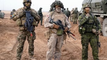 Бивш шеф на Пентагона коментира изпращането на войски на НАТО в Украйна 