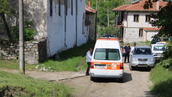 Мистерията около трупа мазе в отдалечена къща в Кресненско се заплита, оказа се брутално убийство СНИМКИ