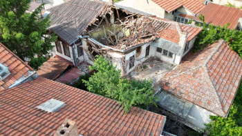 Наследницик на Талев взима крайни мерки за разрушената къща, плаши с гърмежи