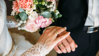 Младоженец откри, че булката му е мъж, чак 12 дни след сватбата СНИМКИ