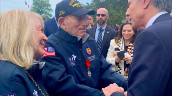 Ветеран от Втората световна сложи Рупърт Мърдок в малкия си джоб