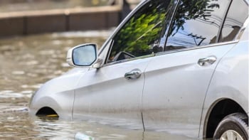 Как да разпознаем наводняван автомобил по няколко признака