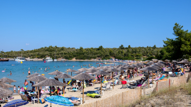 Bild огласи нови правила по гръцките плажове, на 4 м от брега трябва...