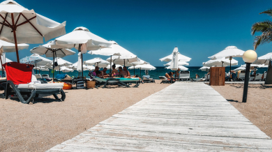 Любим курорт с приказни плажове чукна 100 години