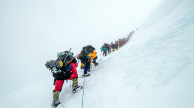 Потресаваща гледка на Еверест - истинска касапница! ВИДЕО