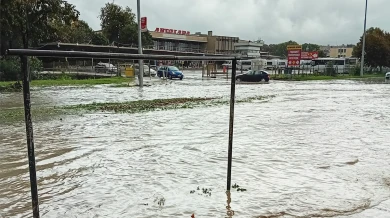 Под вода! Порой с градушка удави Добрич СНИМКИ/ВИДЕО