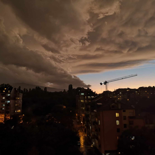 Мощна градушка и гръмотевична буря ще удавят България в тези дни