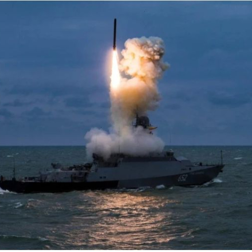 Извънредно! Руски ракетоносци навлязоха в Черно море: Украйна е заплашена от "Калибър"