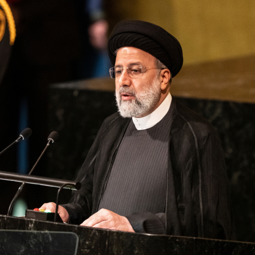 Светът е потресен от смъртта на президента на Иран, обявиха го за мъченик, а наследникът... 