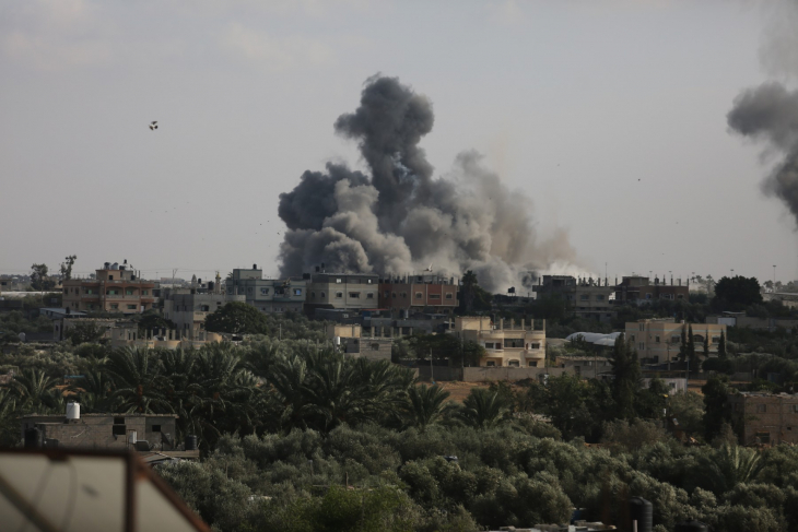 Израелски удар по цивилна къща в Газа уби най-малко 20 души