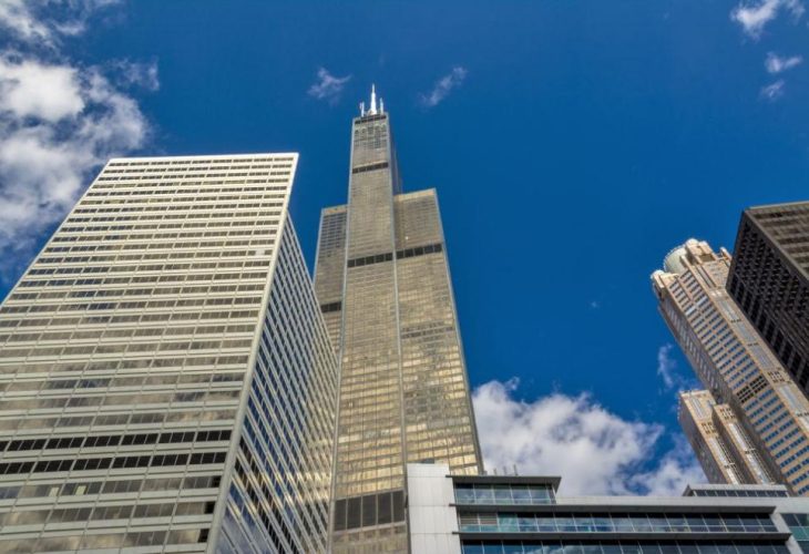 Най-високата сграда в Чикаго ще грейне в цветовете на българското знаме
