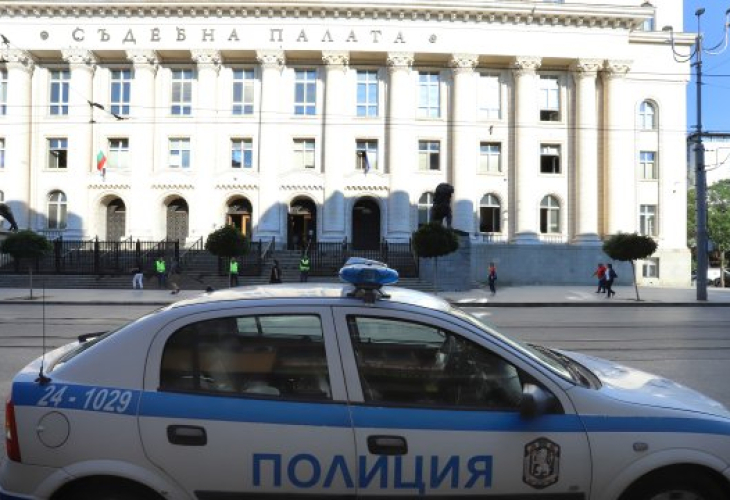 Паника и в Съдебната палата в София 