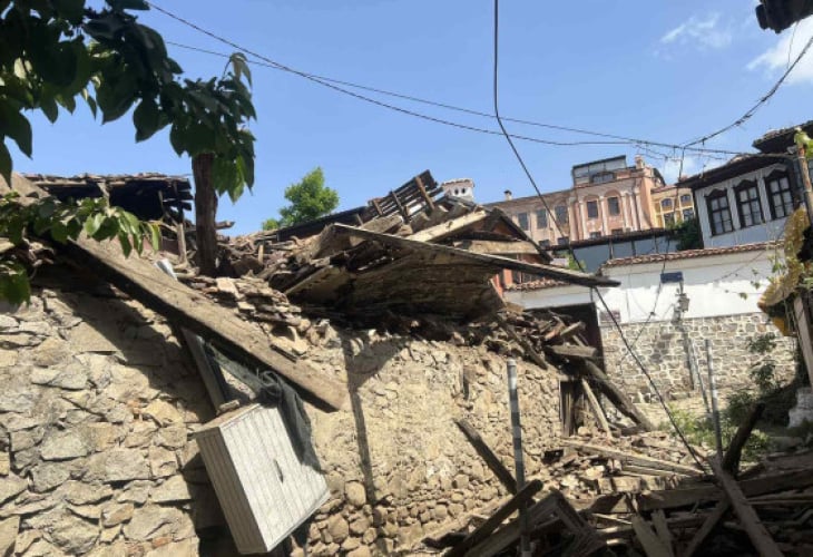 Стана ясно кой е собственикът на рухналата къща в Пловдив СНИМКИ