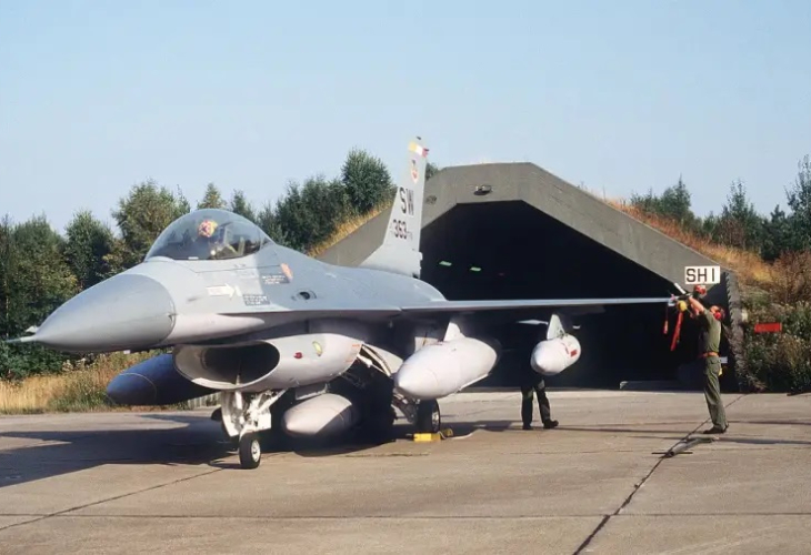 ВСУ каза как надеждно ще скрие изтребителите F-16, след като ги получи