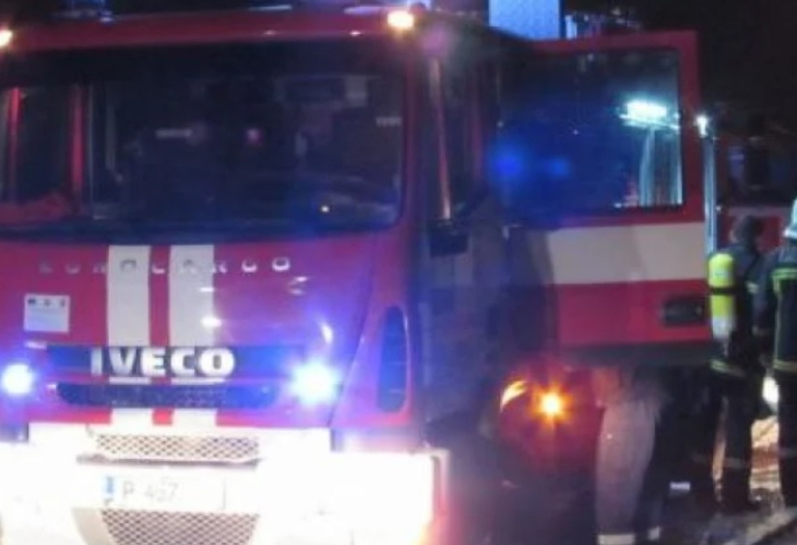 Огнен инцидент: Автомобил пламна като факла в Пловдив тази вечер СНИМКИ