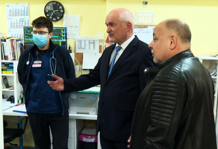 Главчев посети специализираната детска болница в София