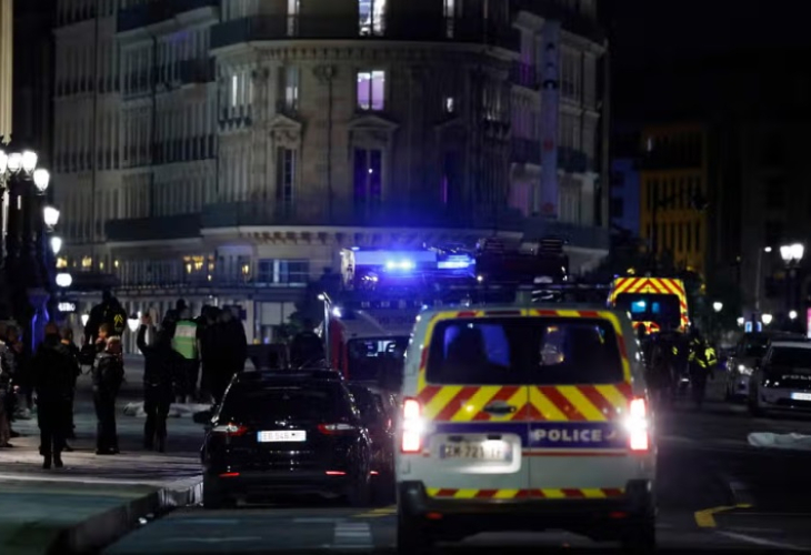 Стрелба в Париж, двама полицаи са в тежко състояние