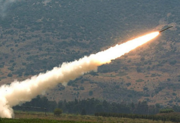 Ракетен удар на "Хизбула" в Израел, има убит и ранени