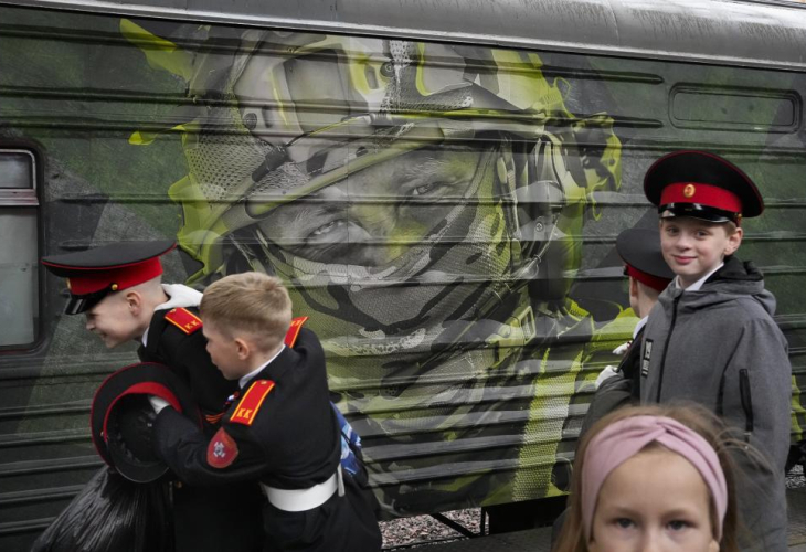 Русия върна военното обучение в училищата