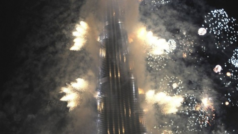 С грандиозно шоу откриха най-високата сграда в света - 828 метра (видео)