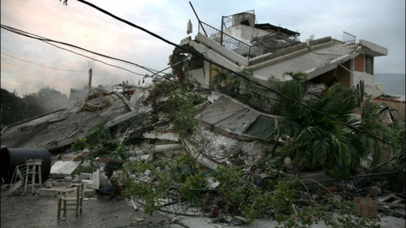 Четирима българи сред руините в Хаити