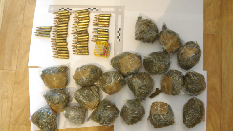 Още дрога и боеприпаси откриха в тайници на добричка наркогрупа
